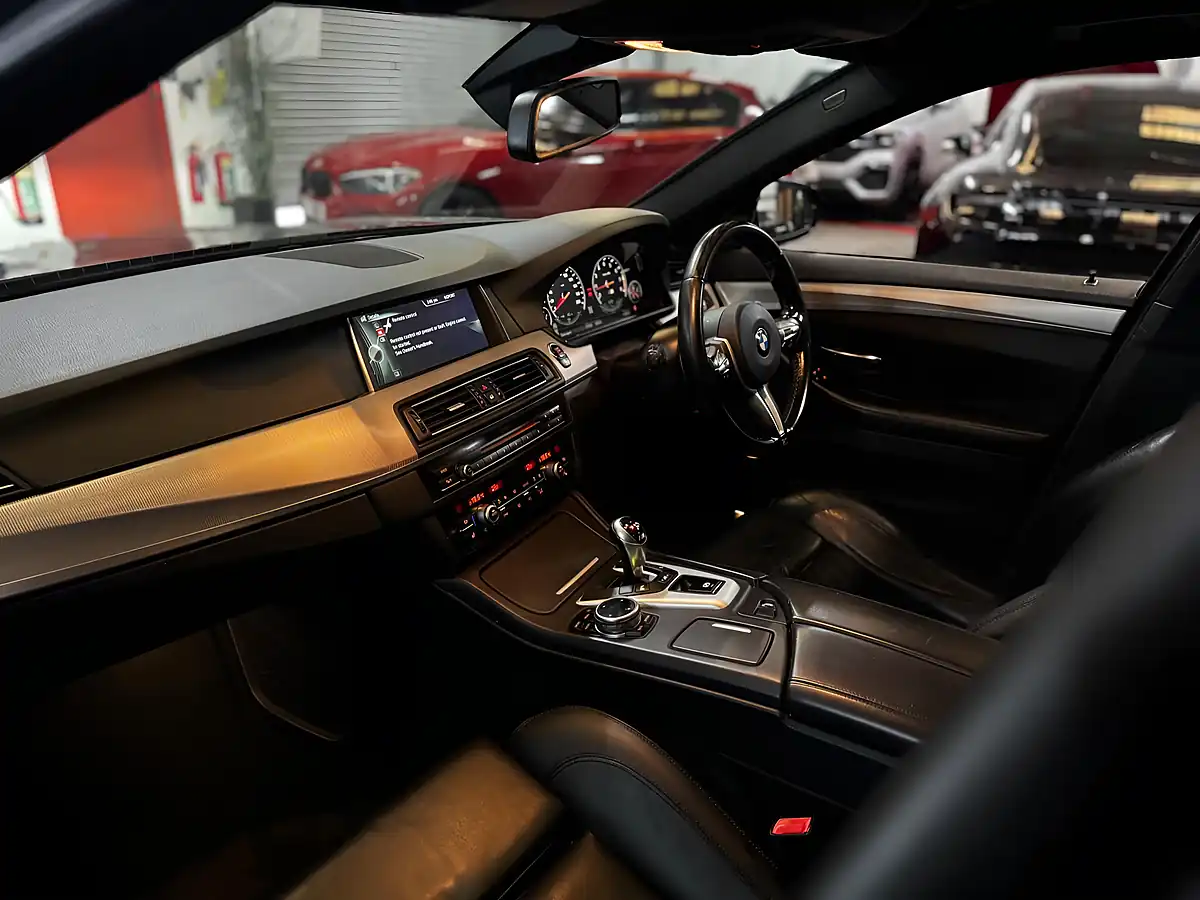 Used 2014 BMW M5 Saloon Grey - Interior and Exterior details 19