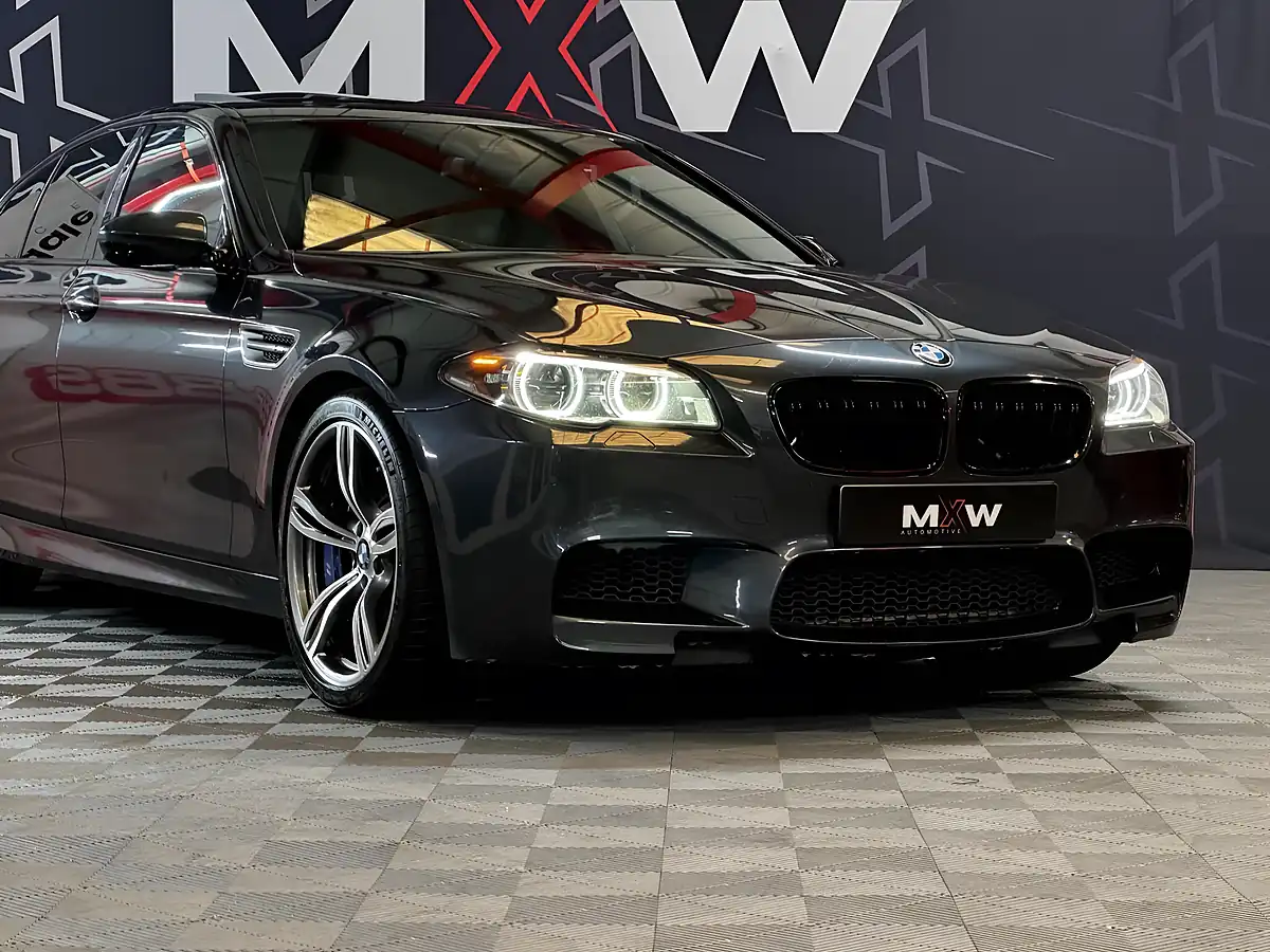 Used 2014 BMW M5 Saloon Grey - Interior and Exterior details 4