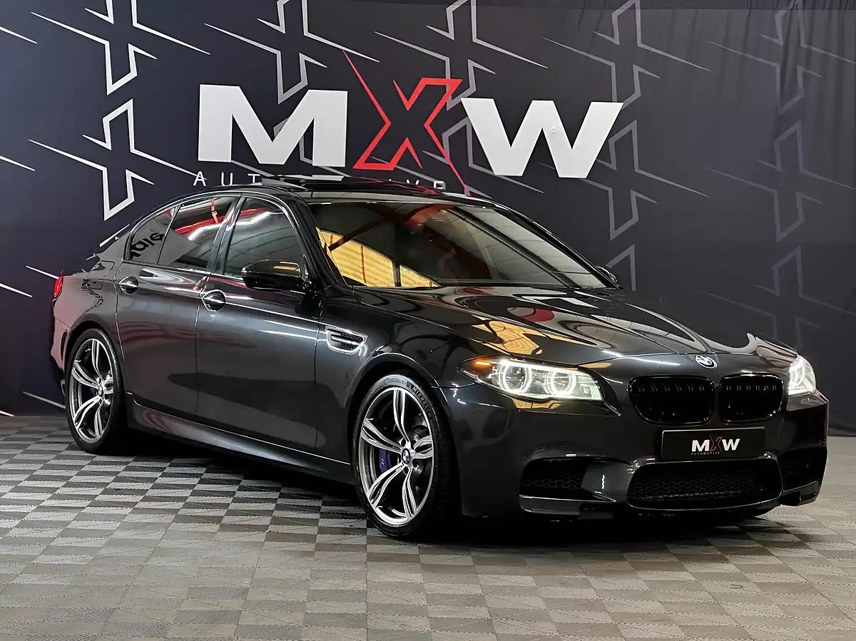 Used 2014 BMW M5 Saloon Grey - Interior and Exterior details 5