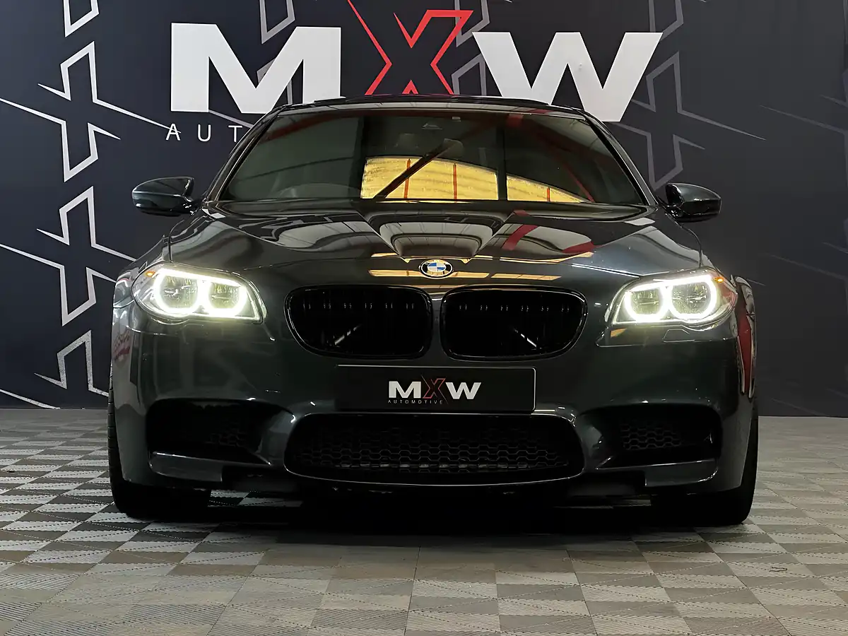 Used 2014 BMW M5 Saloon Grey - Interior and Exterior details 9