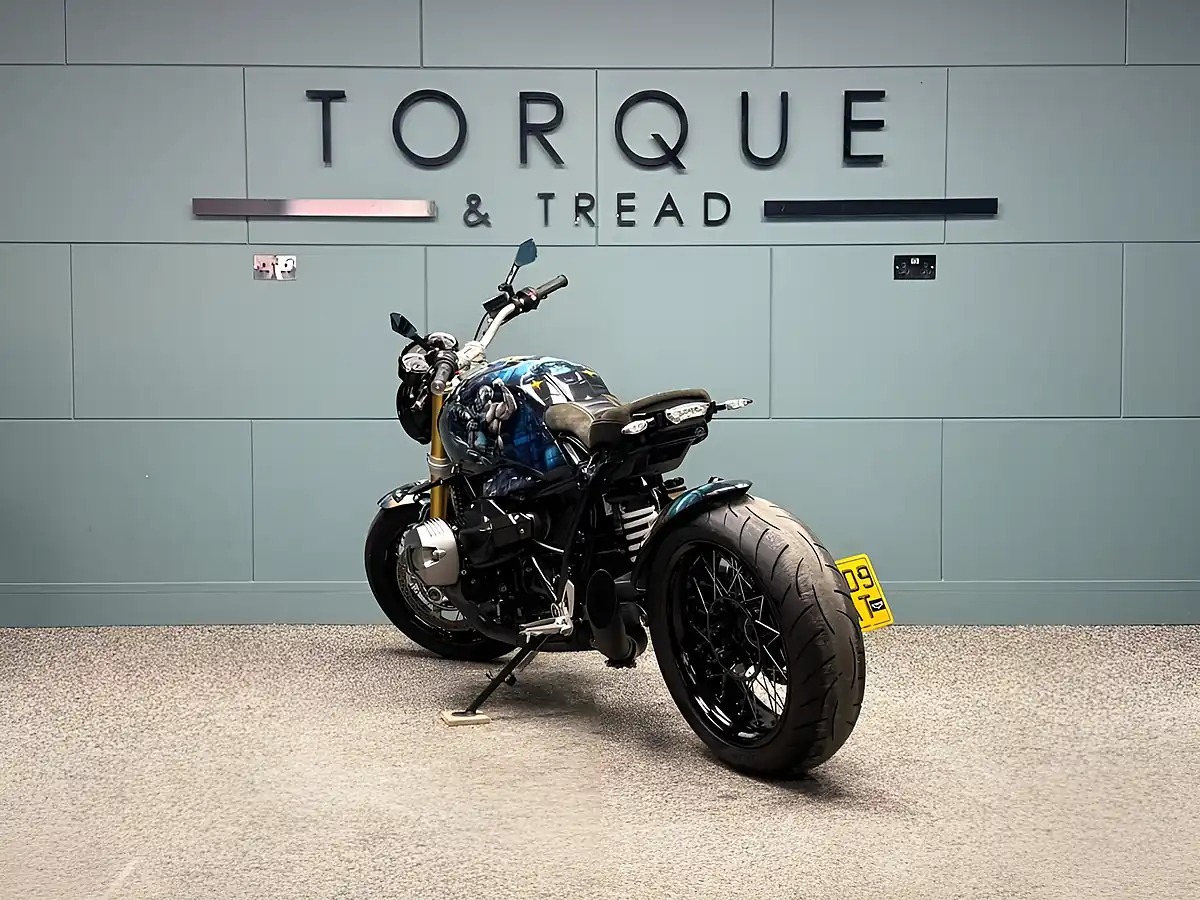 Used 2014 BMW R Ninet Roadster Multicolour - Interior and Exterior details 6