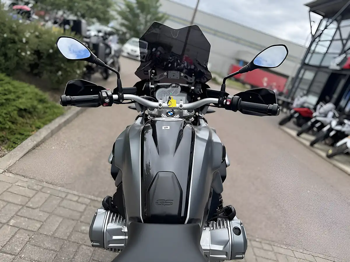 Used 2014 BMW R1200GS Grey - Interior and Exterior details 9