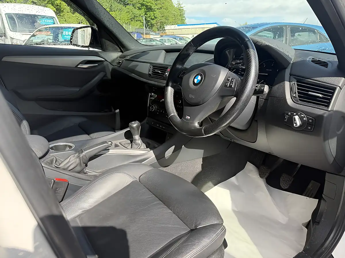 Used 2014 BMW X1 M Sport Alpine White - Interior and Exterior details 16