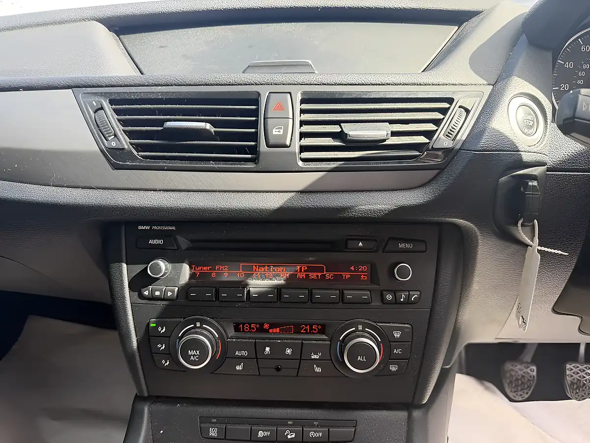 Used 2014 BMW X1 M Sport Alpine White - Interior and Exterior details 19