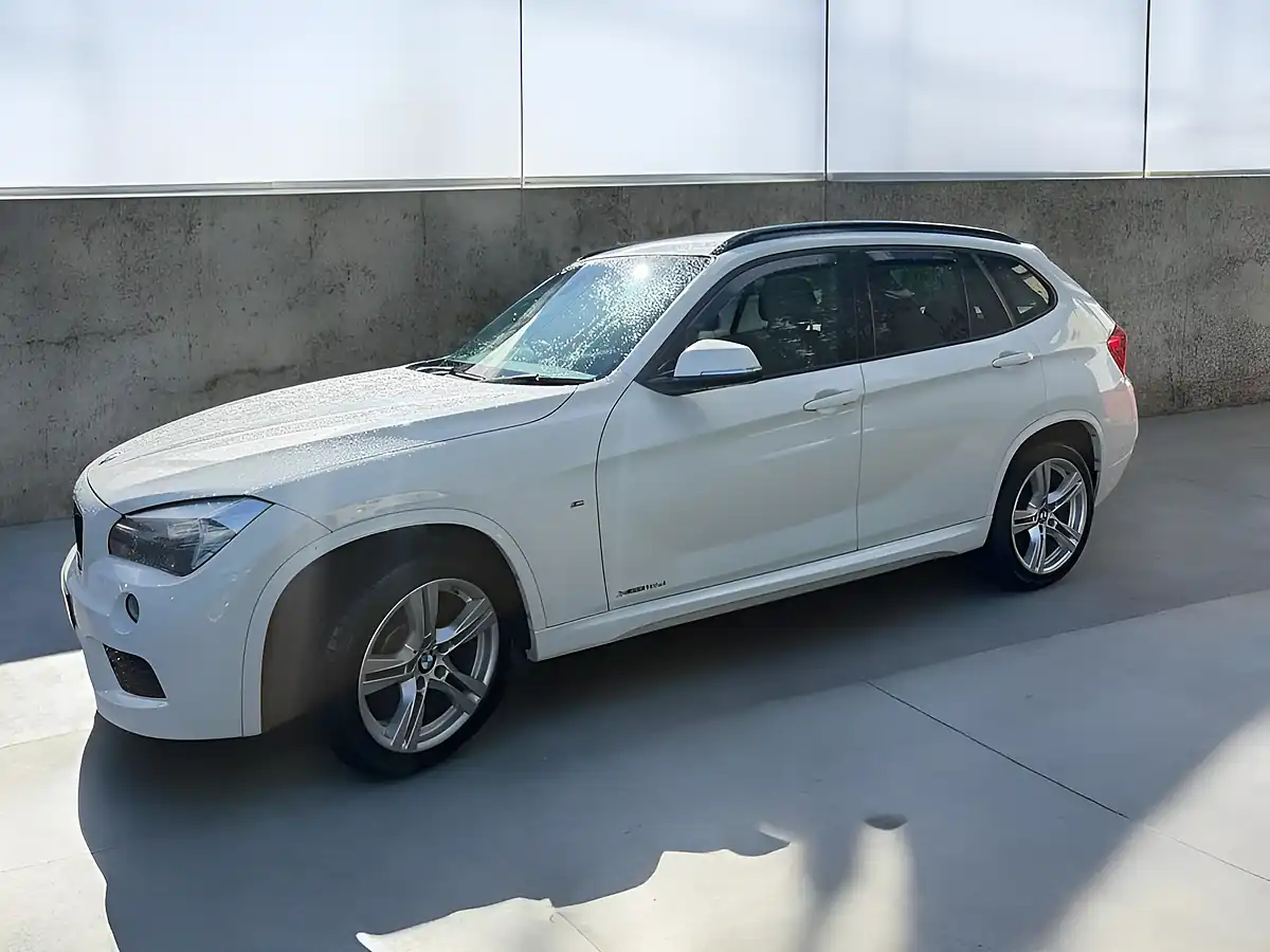 Used 2014 BMW X1 M Sport Alpine White - Interior and Exterior details 5