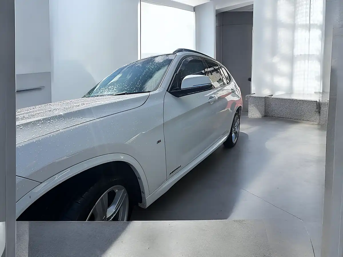 Used 2014 BMW X1 M Sport Alpine White - Interior and Exterior details 6
