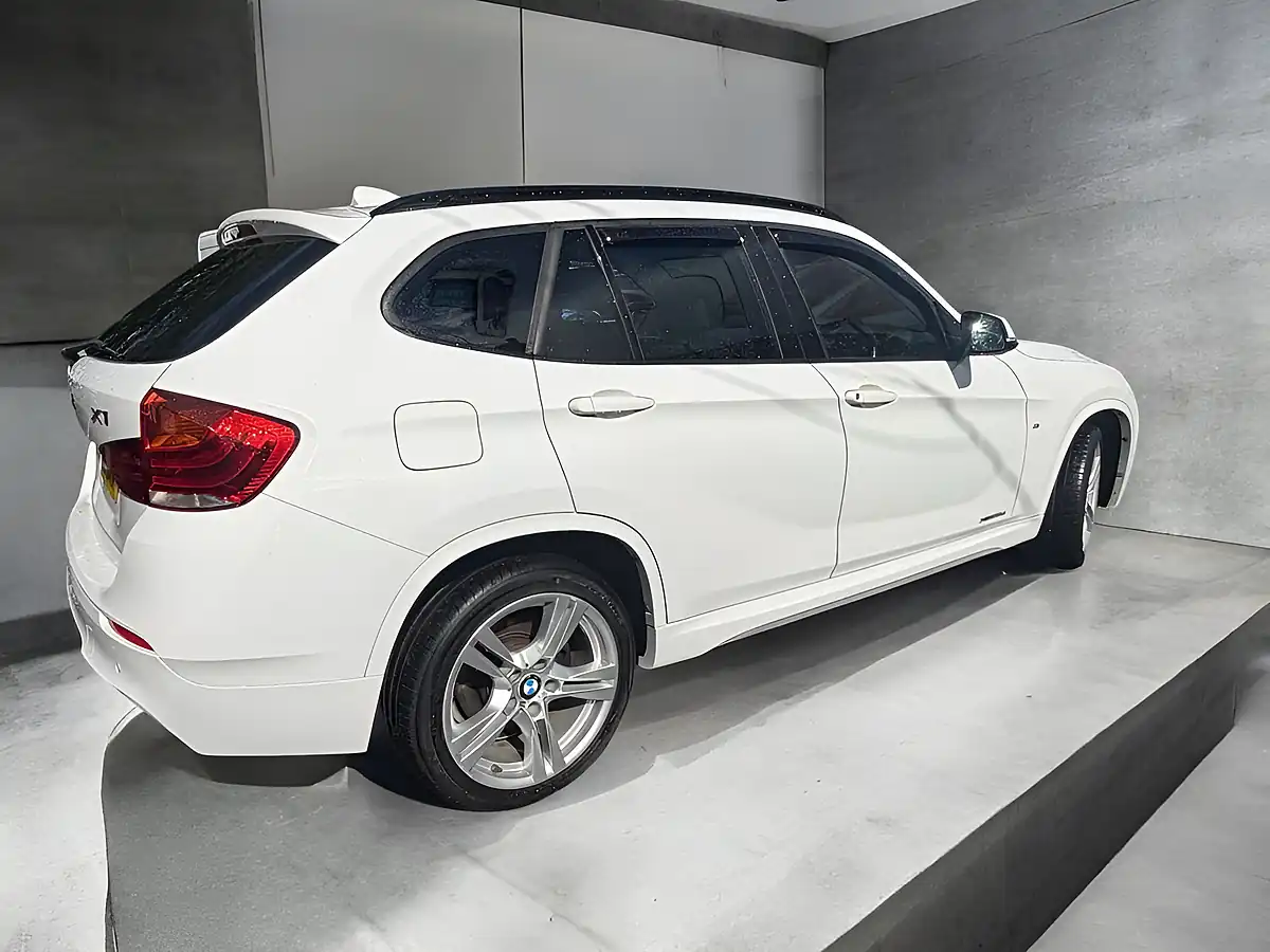 Used 2014 BMW X1 M Sport Alpine White - Interior and Exterior details 8