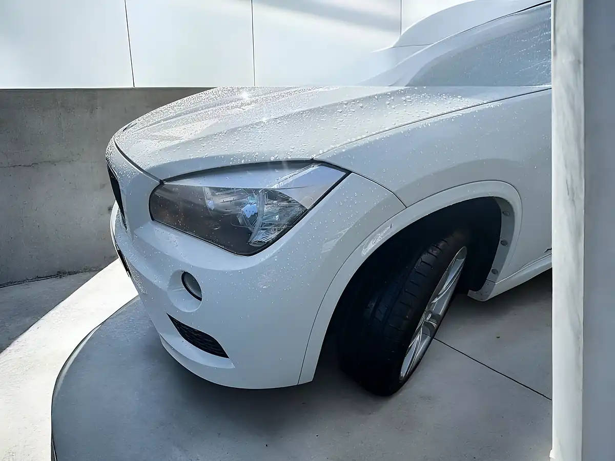 Used 2014 BMW X1 M Sport Alpine White - Interior and Exterior details 9