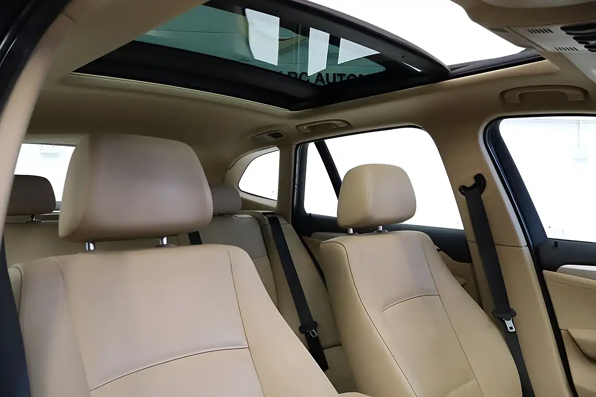 Used 2014 BMW X1 Se Bronze - Interior and Exterior details 3