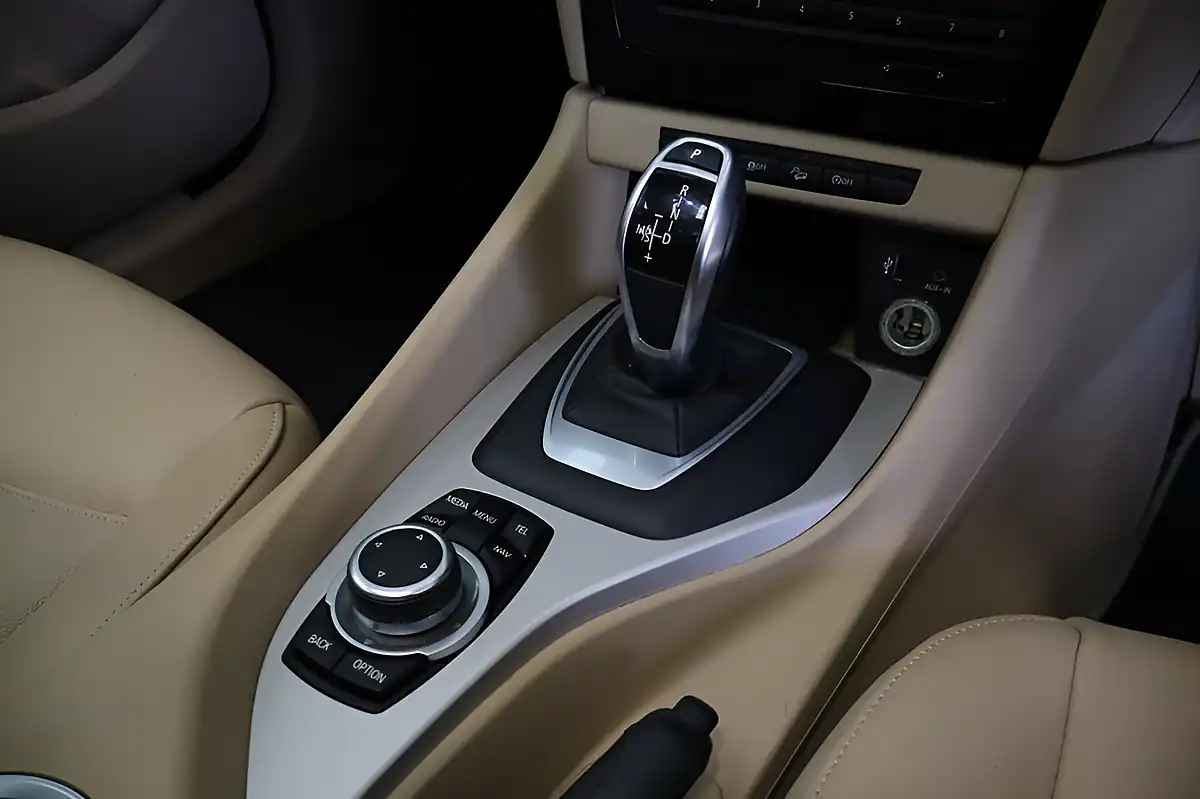 Used 2014 BMW X1 Se Bronze - Interior and Exterior details 9