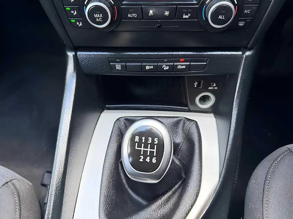 Used 2014 BMW X1 Se White - Interior and Exterior details 12