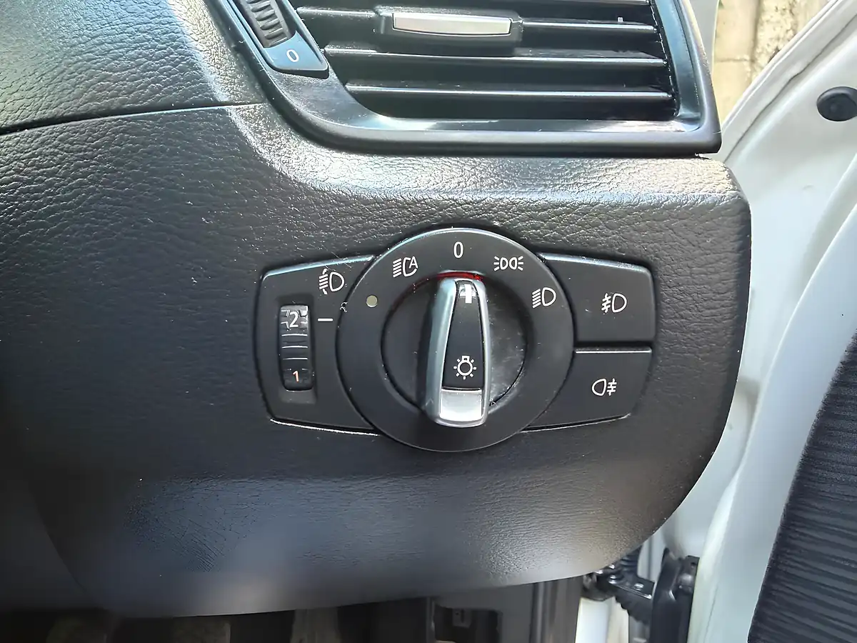 Used 2014 BMW X1 Se White - Interior and Exterior details 14