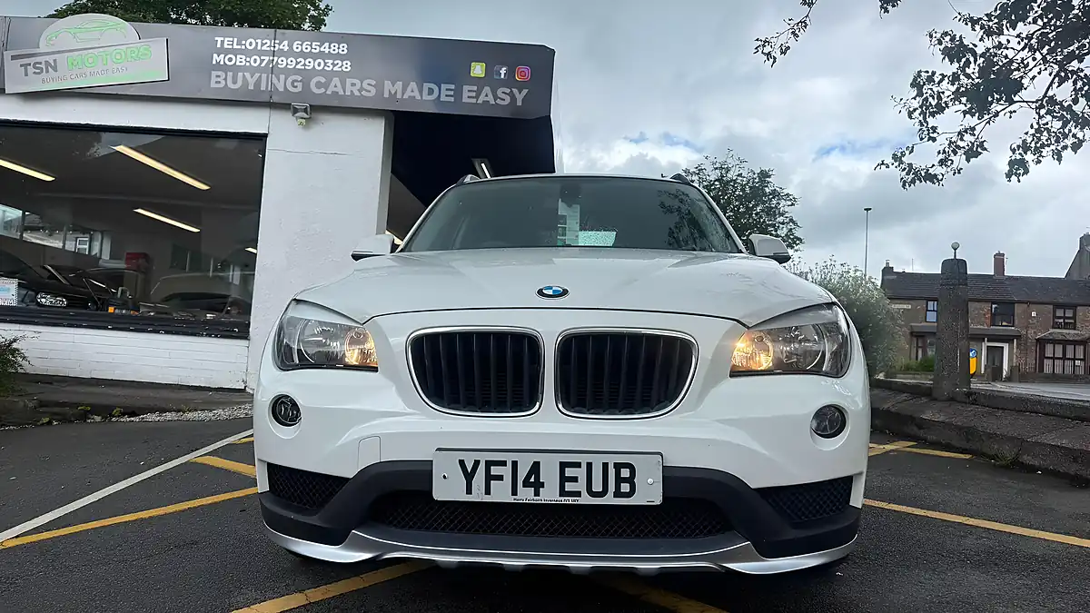 Used 2014 BMW X1 Se Xdrive White - Interior and Exterior details 10