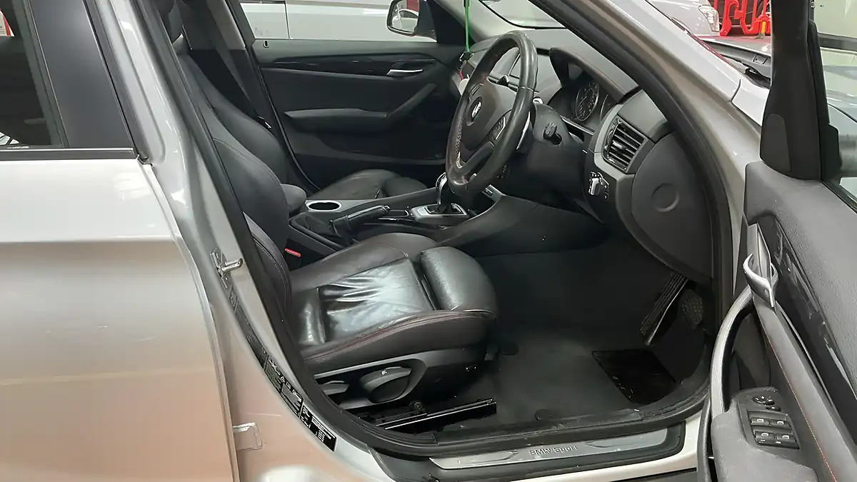Used 2014 BMW X1 Sport Silver - Interior and Exterior details 11