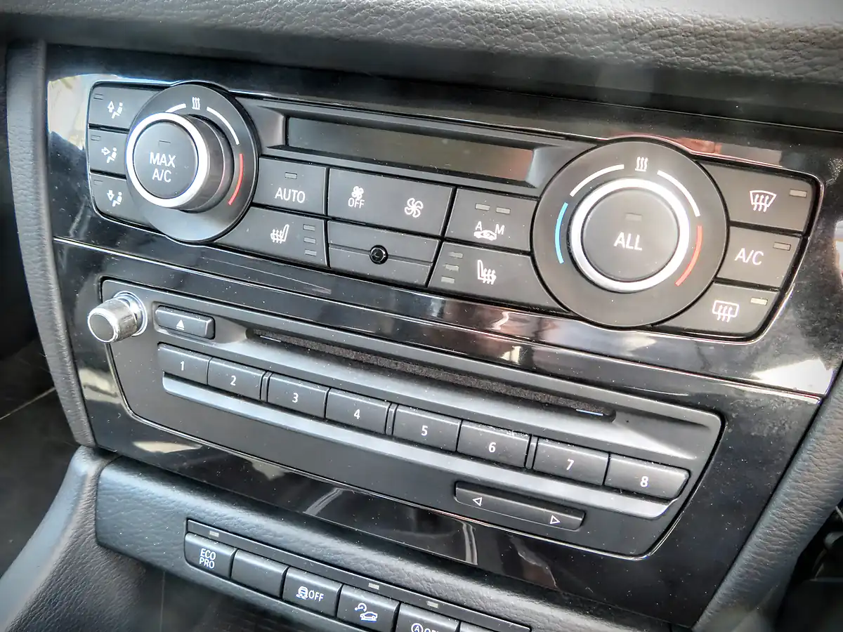 Used 2014 BMW X1 X-Line Metallic Black - Interior and Exterior details 13