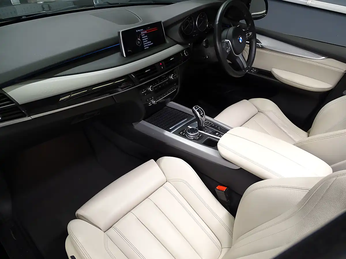Used 2014 BMW X5 M Sport Carbon Black Metallic - Interior and Exterior details 13