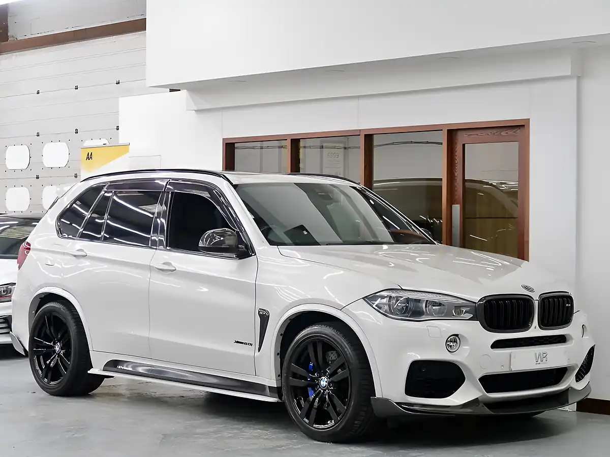 Used 2014 BMW X5 M Sport White - Front View