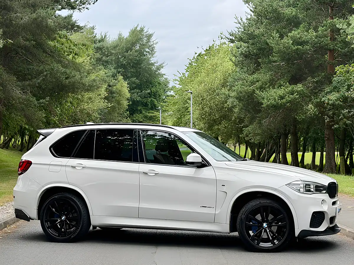 Used 2014 BMW X5 M Sport White - Front View