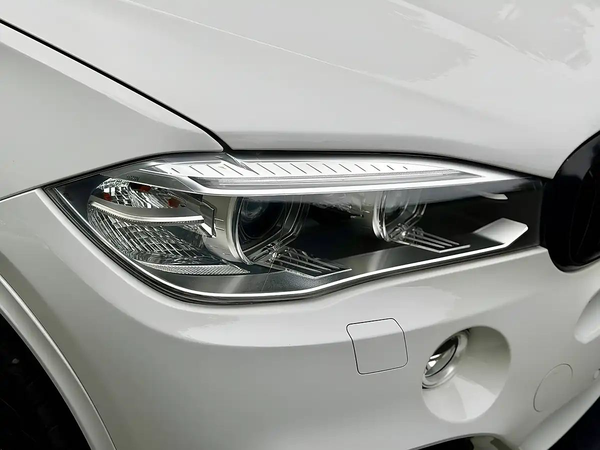 Used 2014 BMW X5 M Sport White - Interior and Exterior details 16