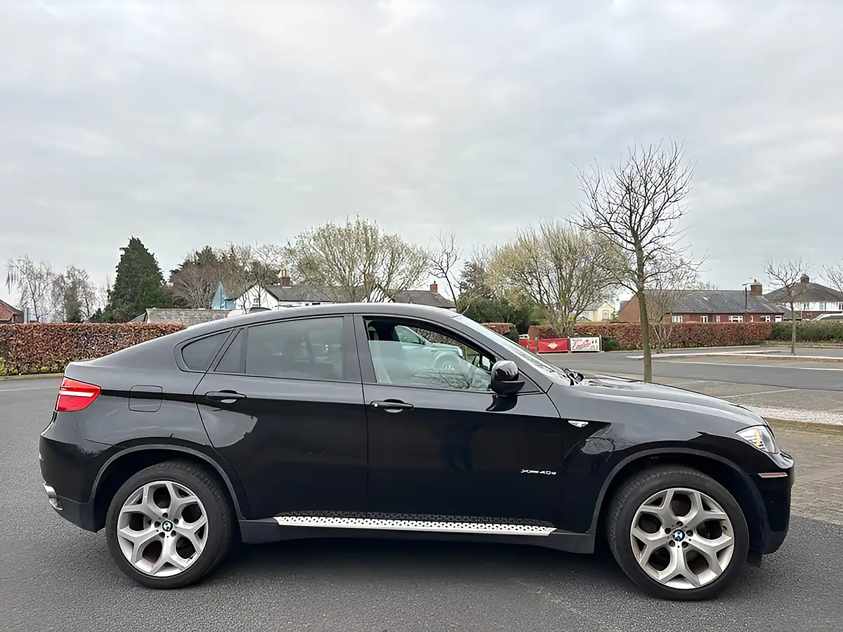 Used 2014 BMW X6 Sapphire Black - Interior and Exterior details 4