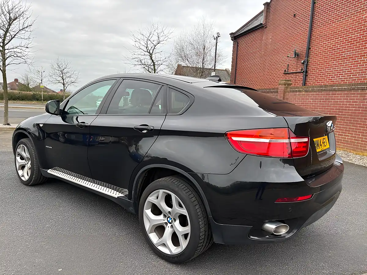 Used 2014 BMW X6 Sapphire Black - Interior and Exterior details 9