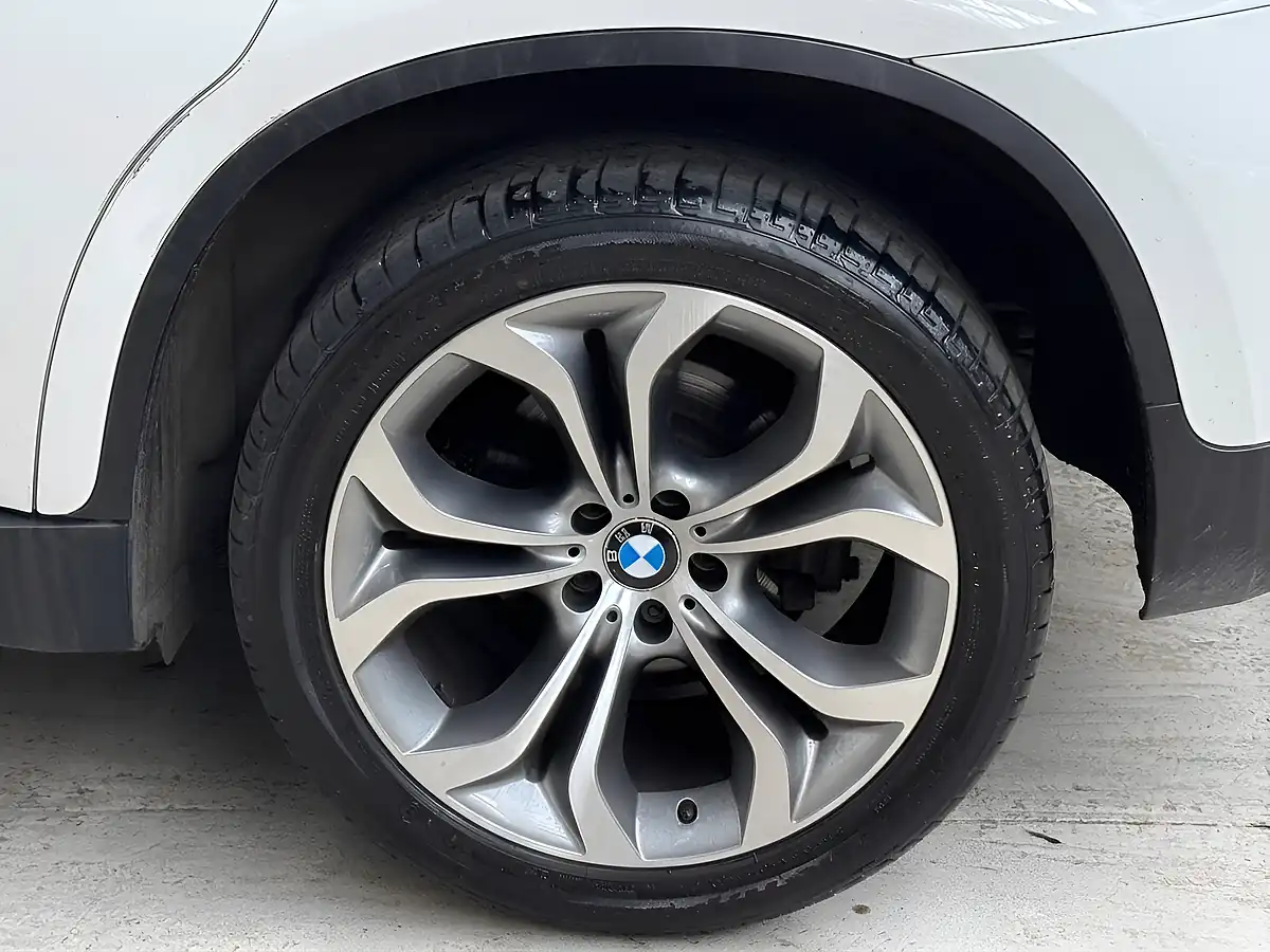 Used 2014 BMW X6 White - Interior and Exterior details 19