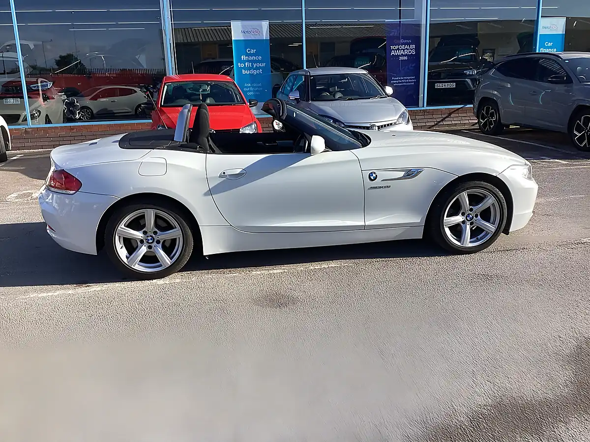 Used 2014 BMW Z4 Alpine White - Interior and Exterior details 10