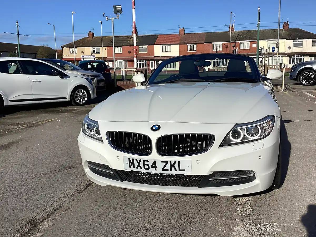 Used 2014 BMW Z4 Alpine White - Interior and Exterior details 7
