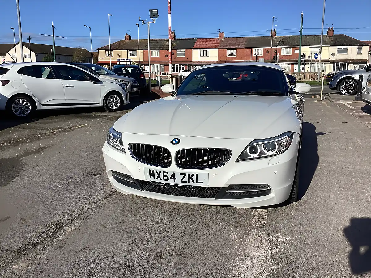 Used 2014 BMW Z4 Alpine White - Interior and Exterior details 8