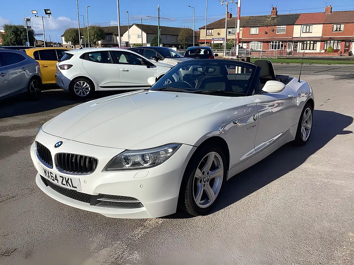Used 2014 BMW Z4 Alpine White - Interior and Exterior details 9
