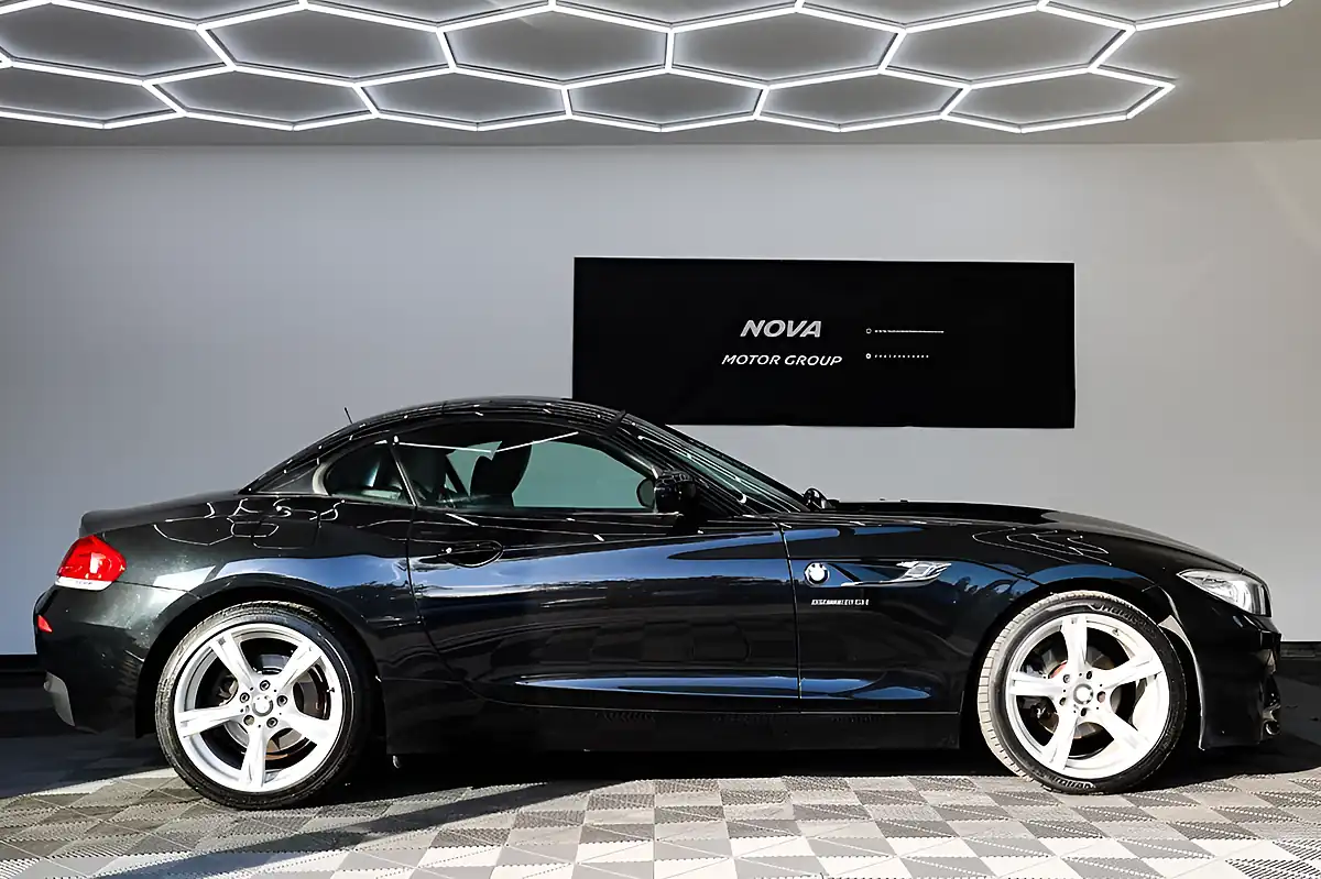 Used 2014 BMW Z4 M Sport Black Sapphire - Interior and Exterior details 5