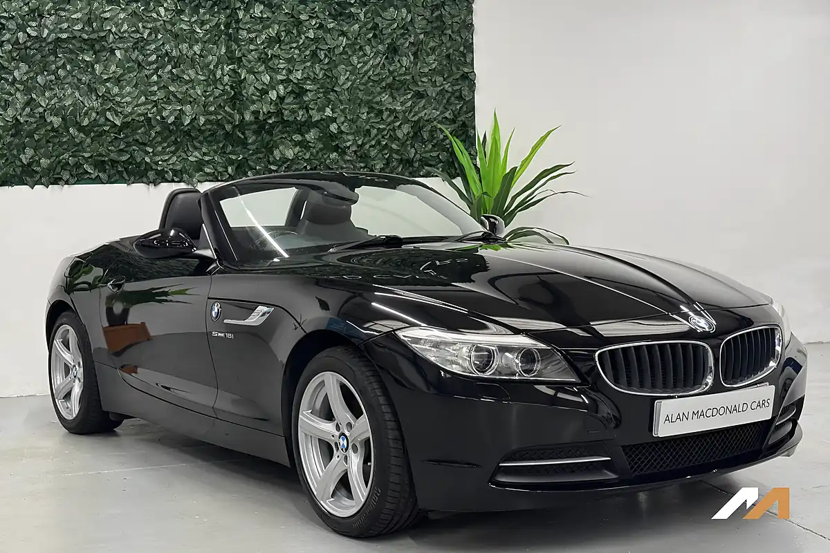 Used 2014 BMW Z4 Sdrive Jet Black - Interior and Exterior details 5