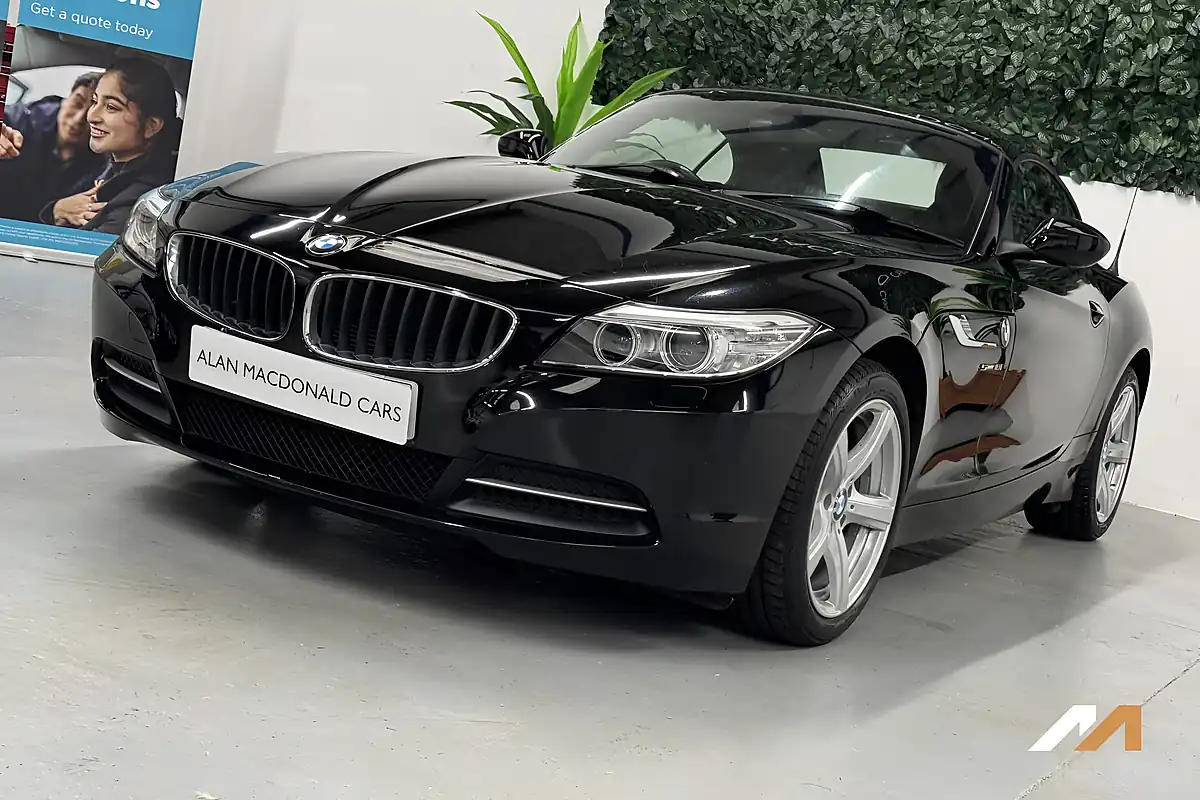 Used 2014 BMW Z4 Sdrive Jet Black - Interior and Exterior details 9