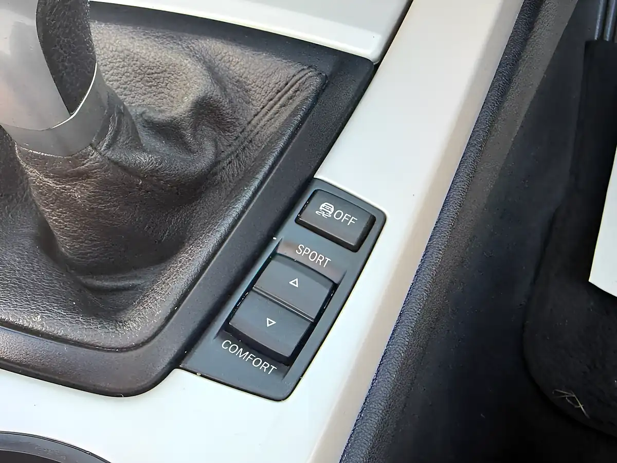 Used 2014 BMW Z4 Sdrive Red - Interior and Exterior details 13