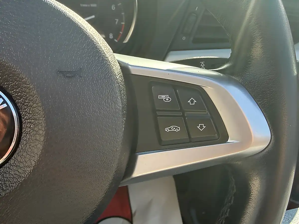 Used 2014 BMW Z4 Sdrive Red - Interior and Exterior details 14