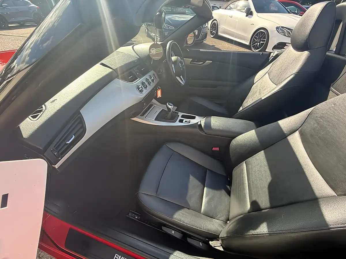 Used 2014 BMW Z4 Sdrive Red - Interior and Exterior details 15