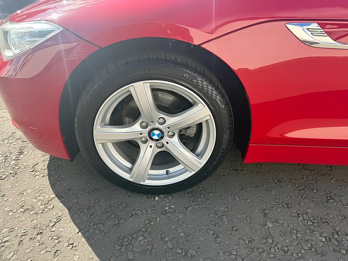 Used 2014 BMW Z4 Sdrive Red - Interior and Exterior details 16