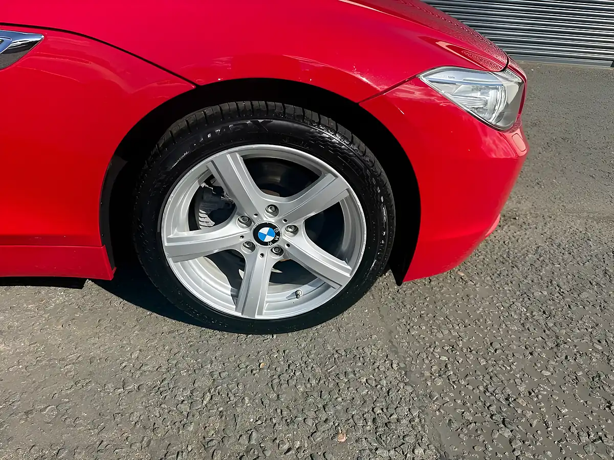 Used 2014 BMW Z4 Sdrive Red - Interior and Exterior details 17