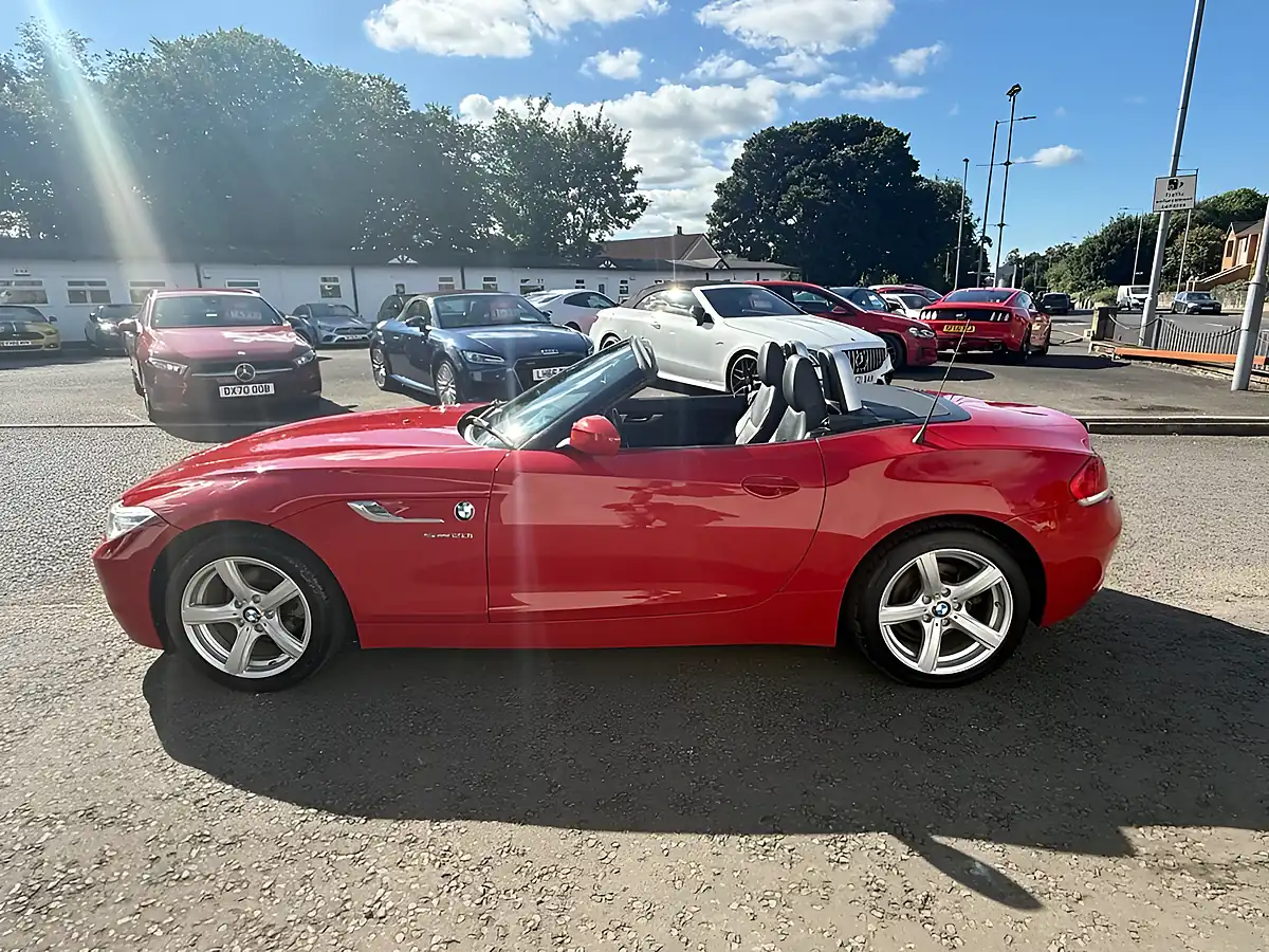 Used 2014 BMW Z4 Sdrive Red - Interior and Exterior details 7