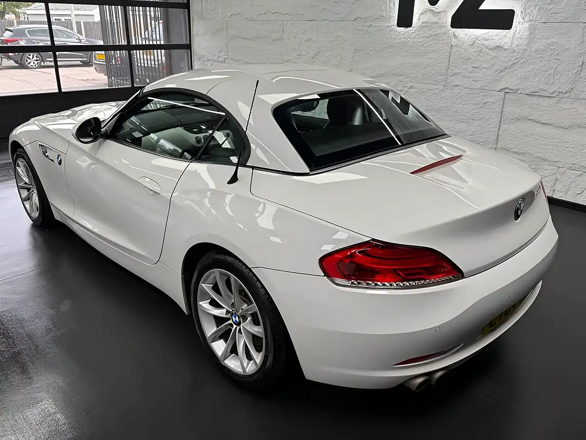 Used 2014 BMW Z4 Sdrive White - Interior and Exterior details 20
