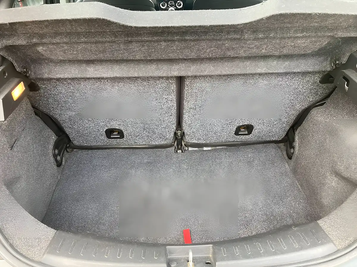Used 2014 Chrysler Ypsilon Silver Grey - Interior and Exterior details 15