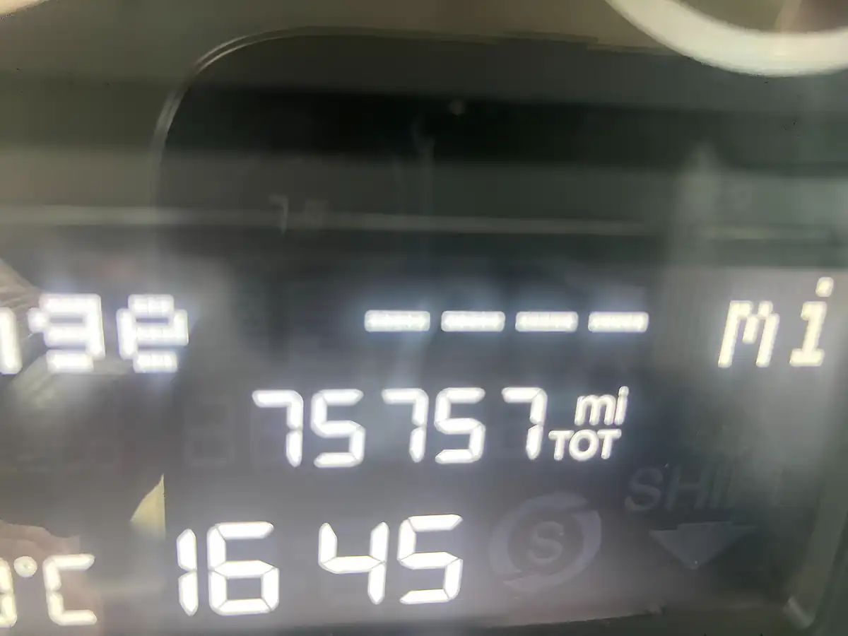 Used 2014 Chrysler Ypsilon Silver Grey - Interior and Exterior details 18
