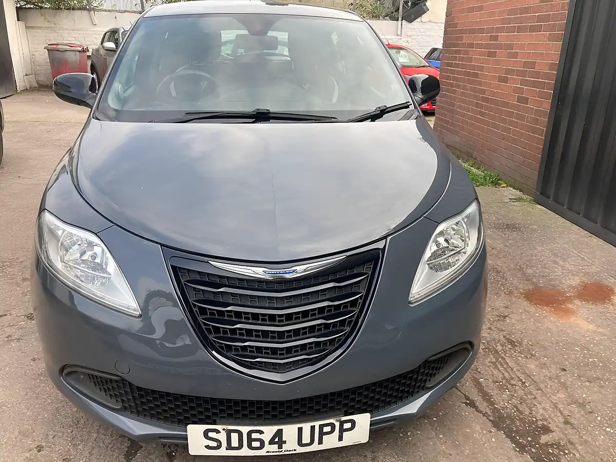 Used 2014 Chrysler Ypsilon Silver Grey - Interior and Exterior details 2