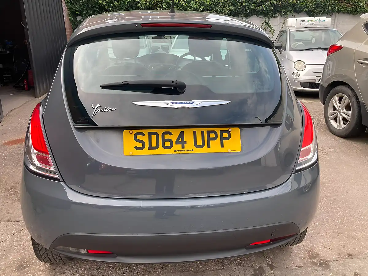 Used 2014 Chrysler Ypsilon Silver Grey - Interior and Exterior details 5