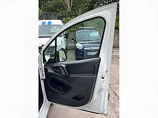 Used 2014 Citroen Berlingo 750 Lx White - Interior and Exterior details 14