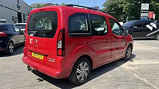 Used 2014 Citroen Berlingo Airdream Vtr Red - Interior and Exterior details 11
