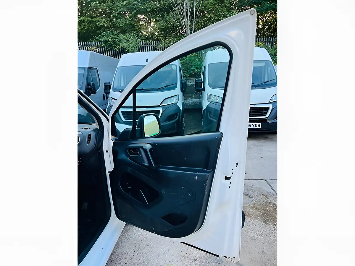 Used 2014 Citroen Berlingo Enterprise L1 White - Interior and Exterior details 13