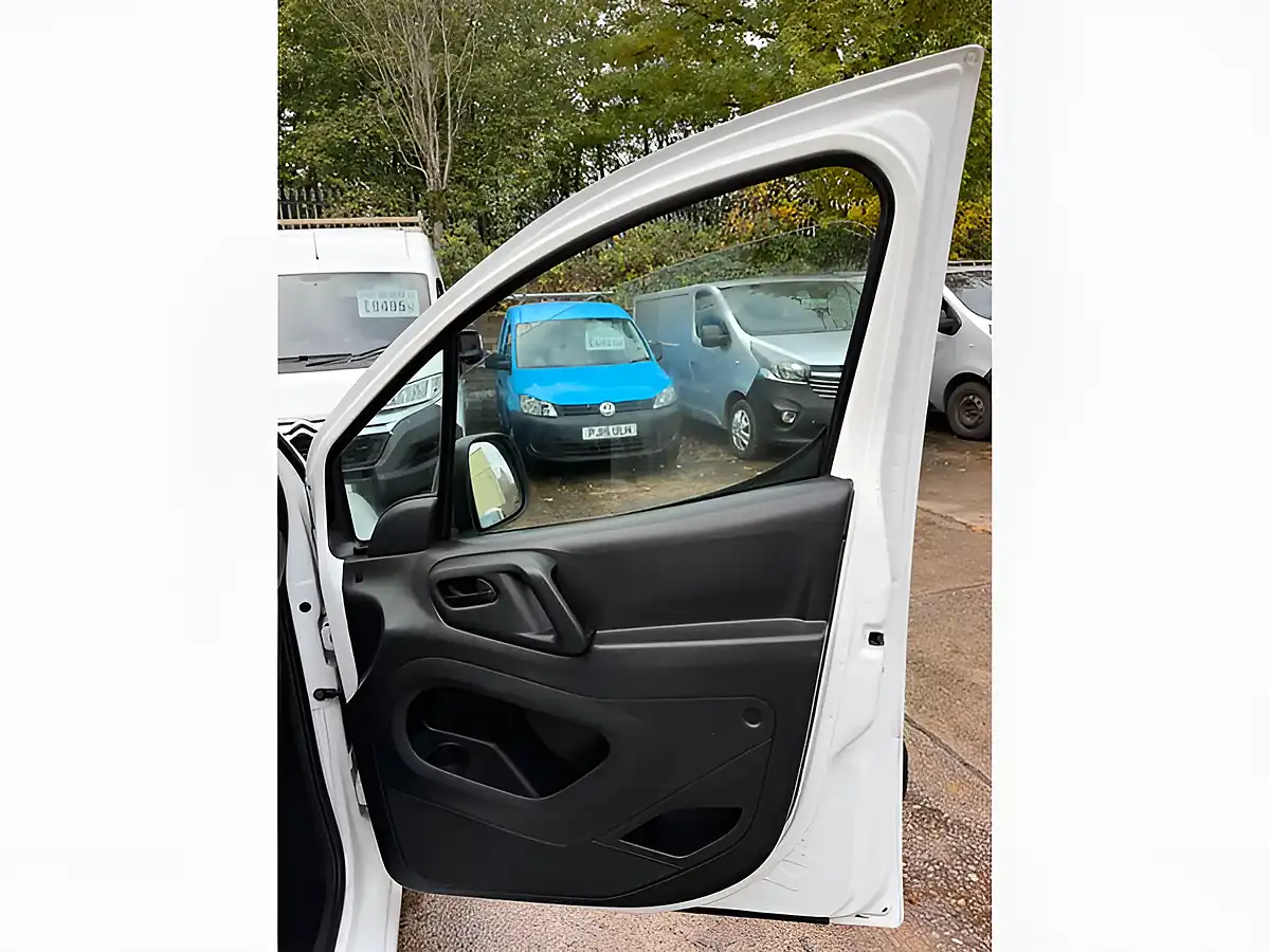 Used 2014 Citroen Berlingo Enterprise White - Interior and Exterior details 13