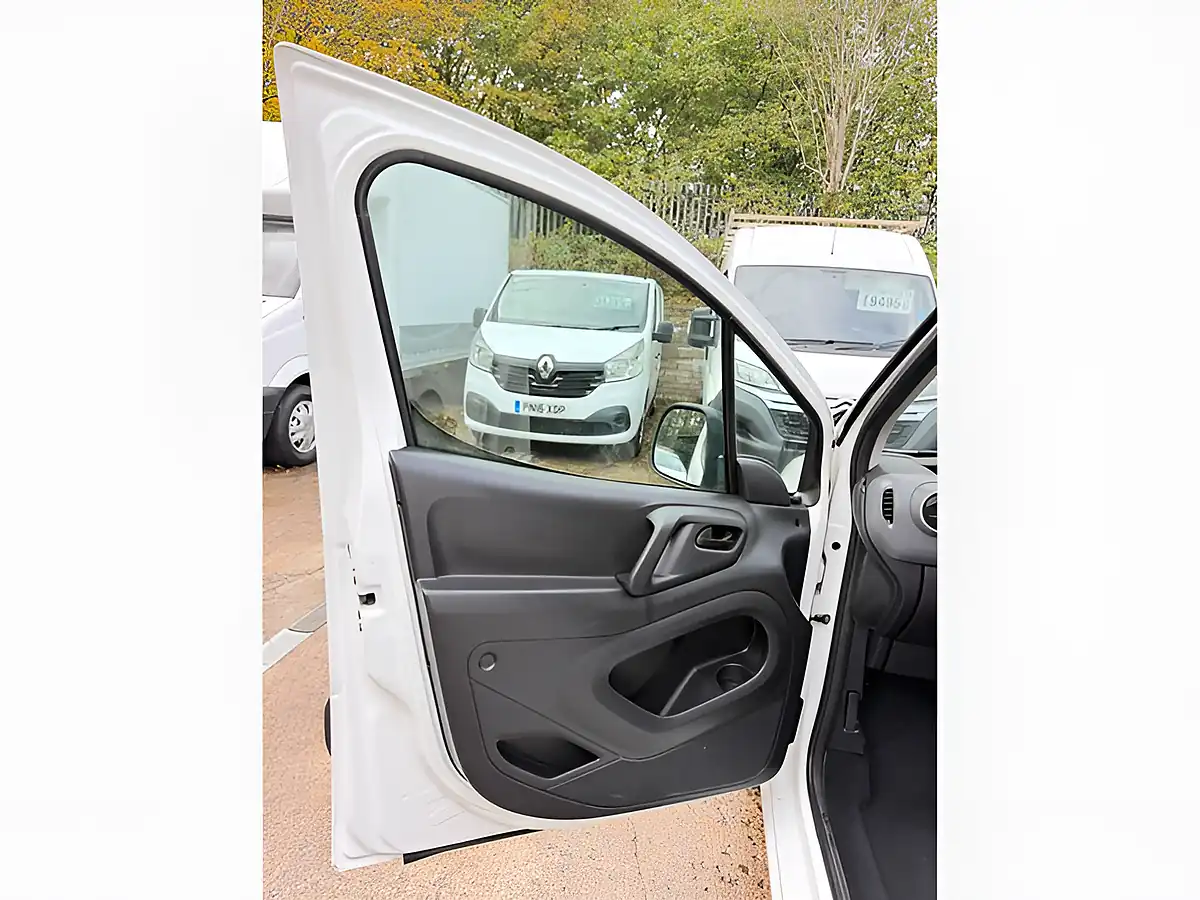 Used 2014 Citroen Berlingo Enterprise White - Interior and Exterior details 16