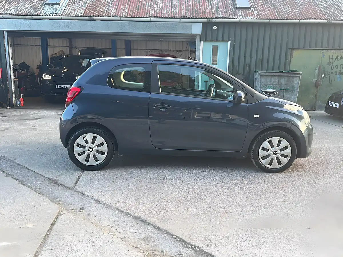 Used 2014 Citroen C1 Feel Blue - Interior and Exterior details 9